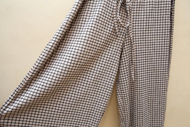 Mono largo de cuadros beige de H&M