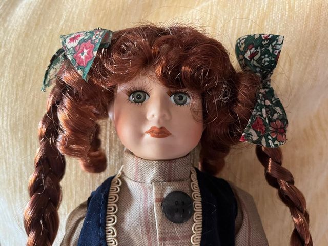 Bambola in porcellana