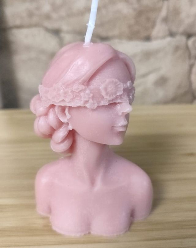 Vela artesanal - Busto crema, rosa o lila claro