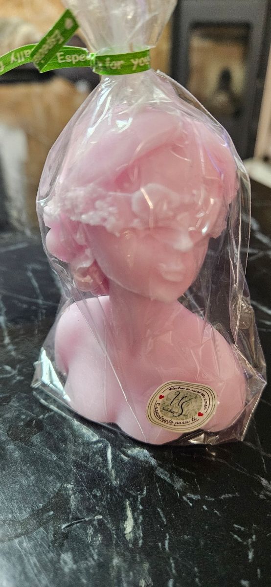 Vela artesanal - Busto crema, rosa o lila claro