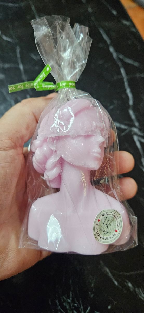 Vela artesanal - Busto crema, rosa o lila claro