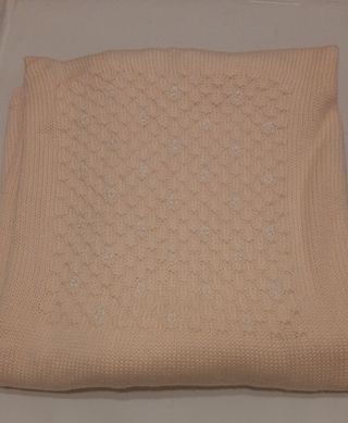 Copertina culla rosa lana 100% ricamata