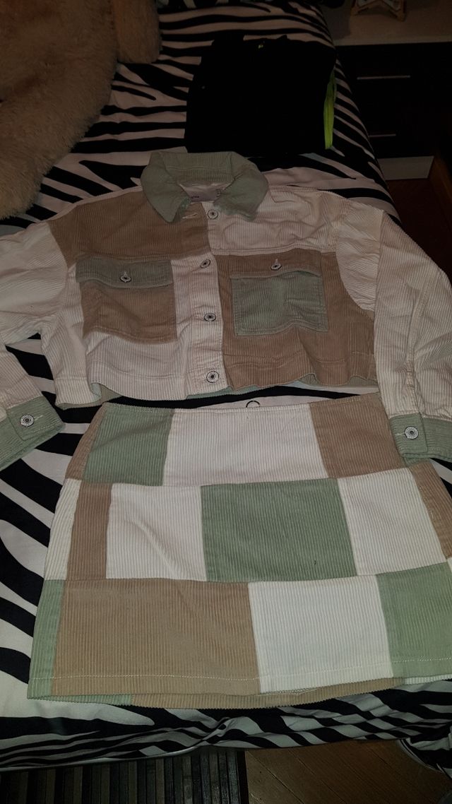 Conjunto de pana falda y cazadora