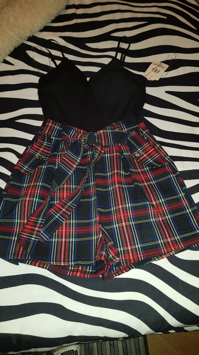 Mono de cuadros corto