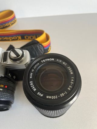 Cámara de fotos Minolta X-300 y objetivos