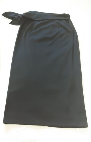 Falda larga estilo pareo de punto negro