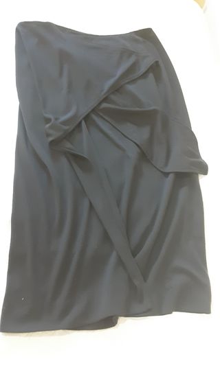 Falda larga estilo pareo de punto negro