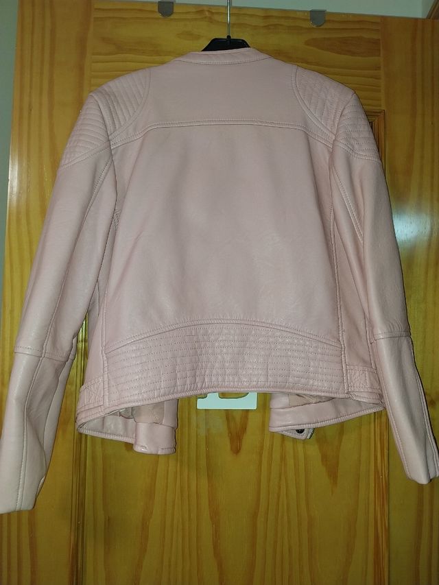 Chaqueta de cuero rosa de niña