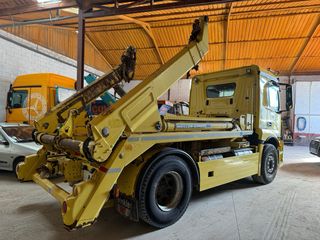 PORTACONTENEDOR MERCEDES ANTOS 1836