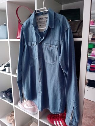 Pantalon  negro,regalo camisa