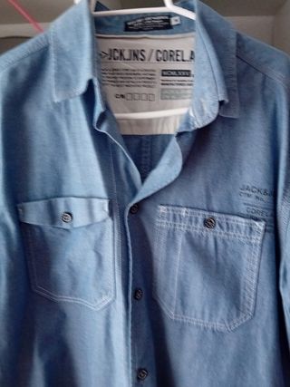 Pantalon  negro,regalo camisa