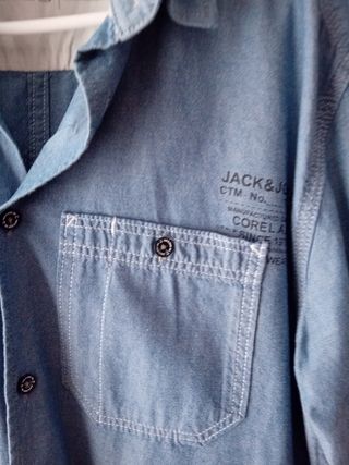 Pantalon  negro,regalo camisa