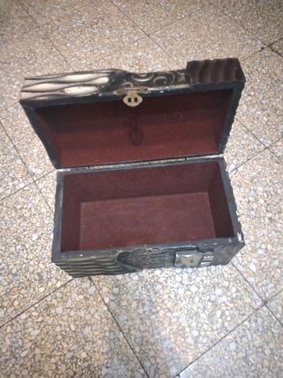VENDO COFRE DE MADERA DE SEGUNDA MANO