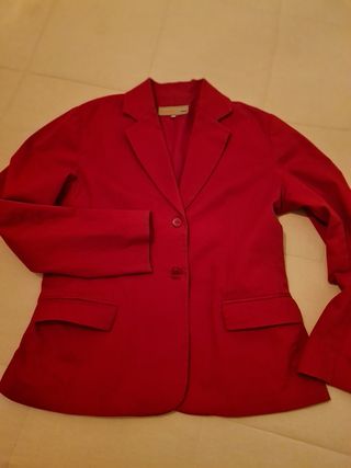 Chaqueta entallada roja