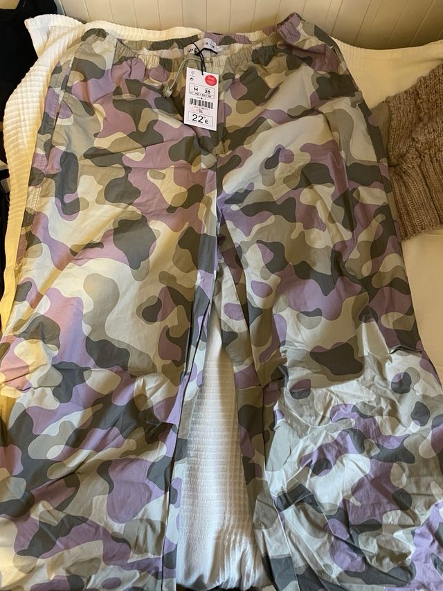 Pantalones NUEVOS paracaidas Lefties