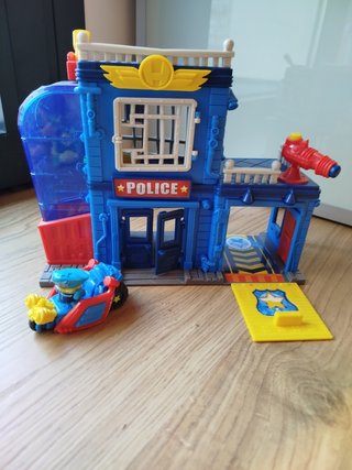 Superzings comisaria policía