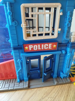 Superzings comisaria policía