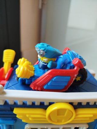 Superzings comisaria policía