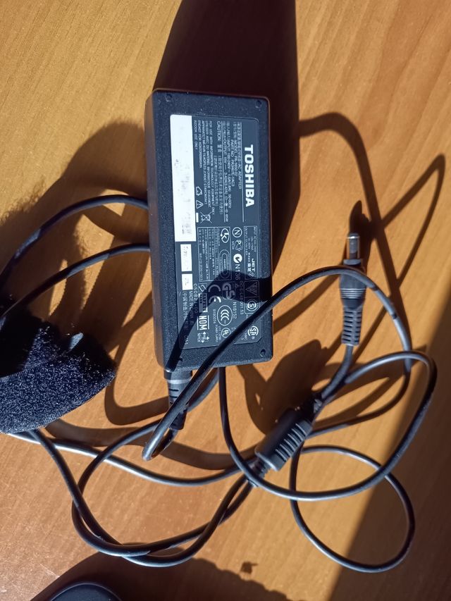 Carregador Toshiba PA-1650-02 19V 3.42A