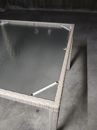 Mesa de jardim em ótimo estado