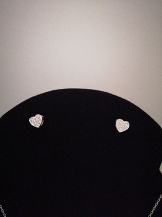 Juego de collar y aretes de Corazón.