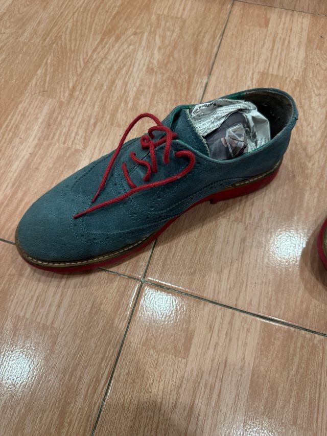 Zapatos de cordones color azul de El ganso