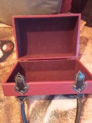 Maletita para joyas,pinturas está nuevo