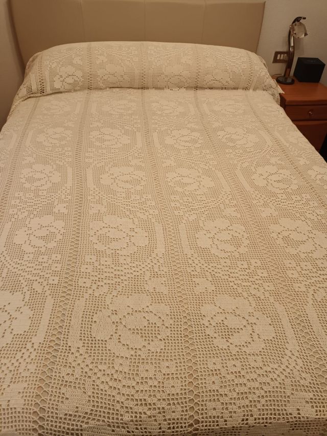 Colcha ganchillo hecha a mano