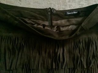 Falda ante marrón con flecos de Pedro del Hierro