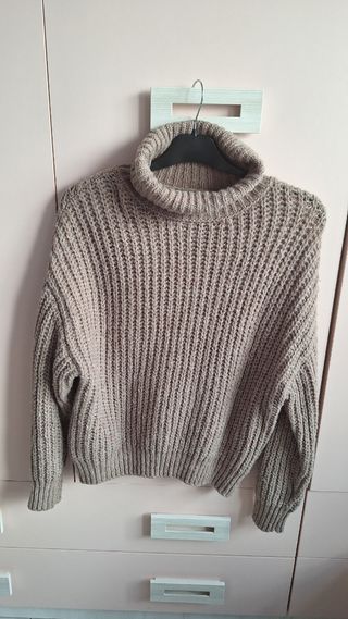 Jersey de lana de cuello vuelto marrón 
