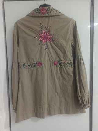 Blusa bordada manton manila