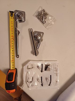 Bisagras para armarios elevables