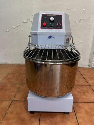 Amasadora industrial de 60 L