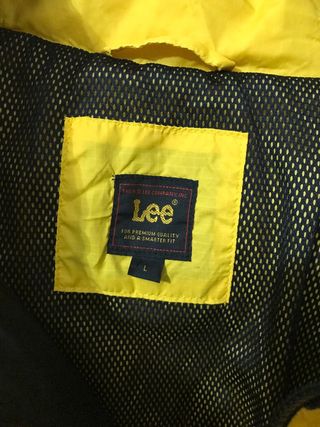 Plumas Lee. Talla L