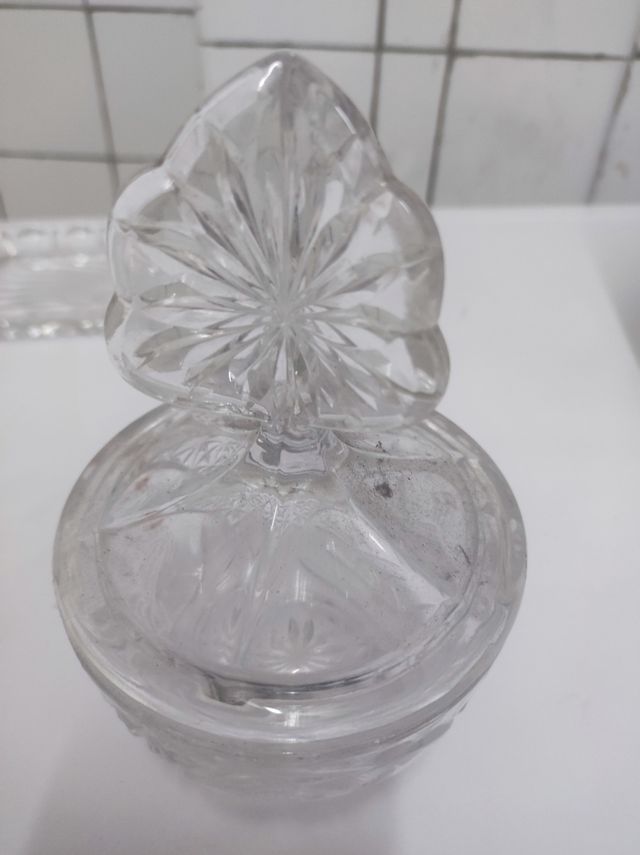 Pieza decorativa cristal con tapa