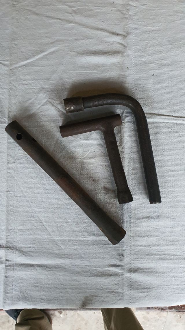 Set chiavi a croce auto d'epoca