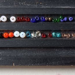 2 kg de cuentas/abalorios de vidrio pequenas 2-3mm
