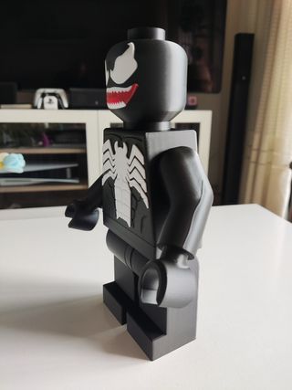 Figura Venom estilo LEGO (21 cm)