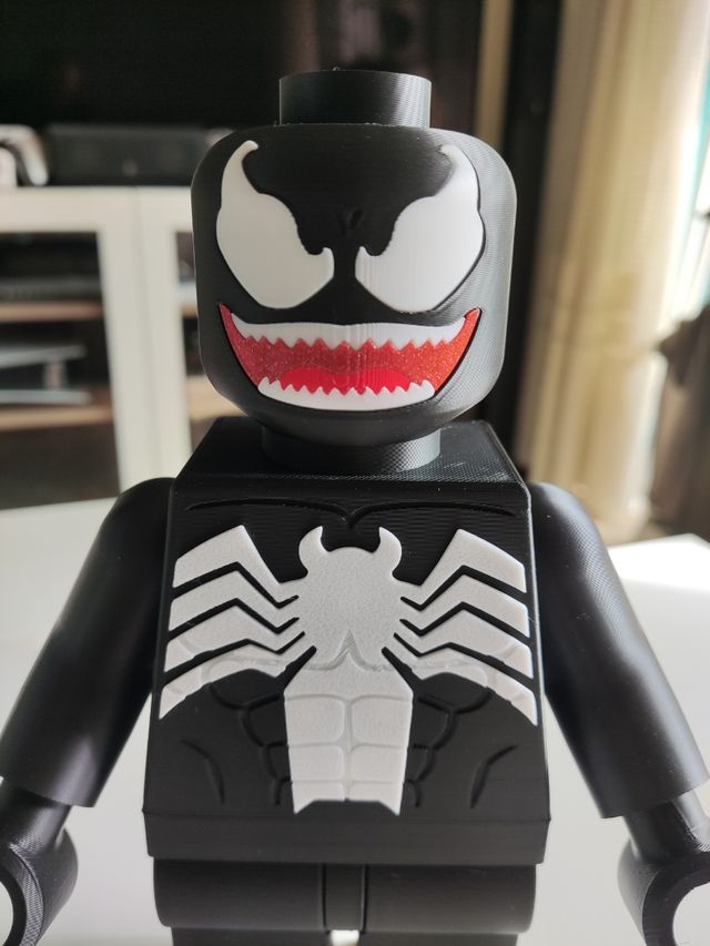 Figura Venom estilo LEGO (21 cm)