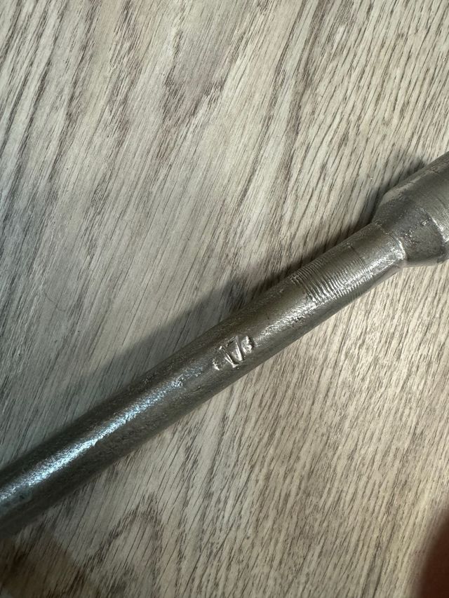 Llave de rueda cruzada de 4 vías