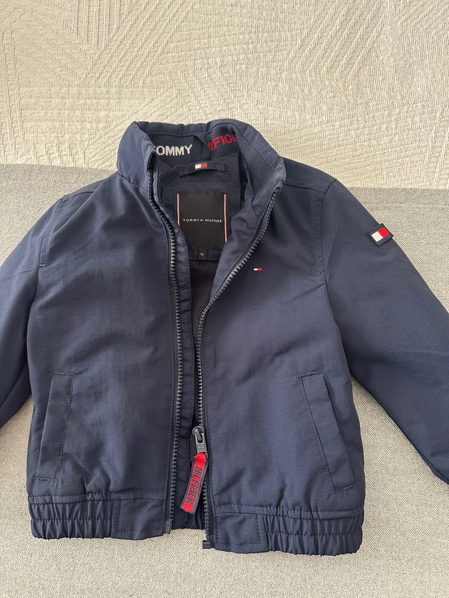 Chaqueta Tommy Hilfiger niño talla 2 años