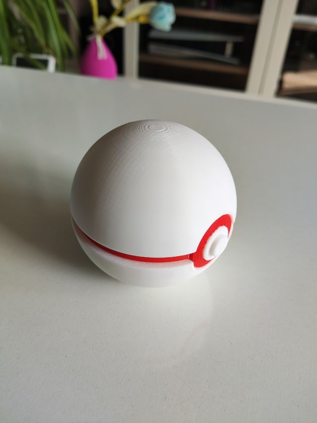 Pokeball "Premier ball / Honor ball" (tamaño real)