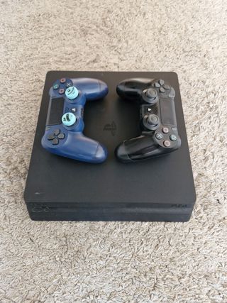 Play Station 4 Slim