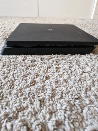 Play Station 4 Slim
