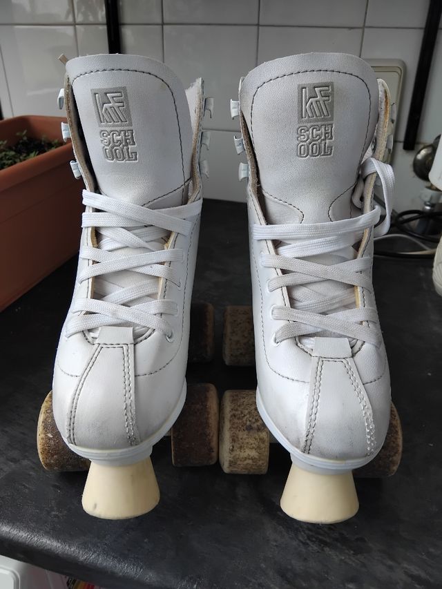 Patines 4 ruedas número 32