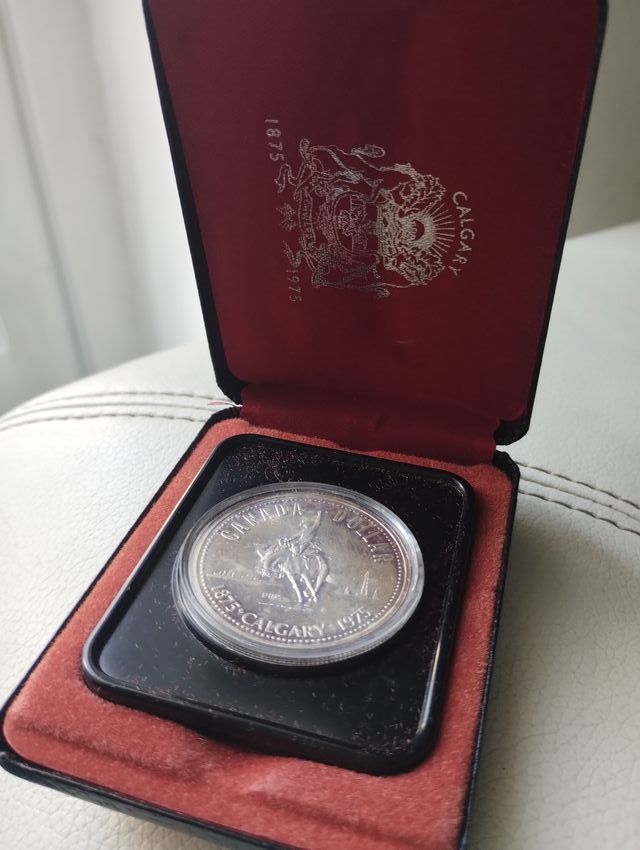 Dollaro canadese in argento commemorativo 1875-197