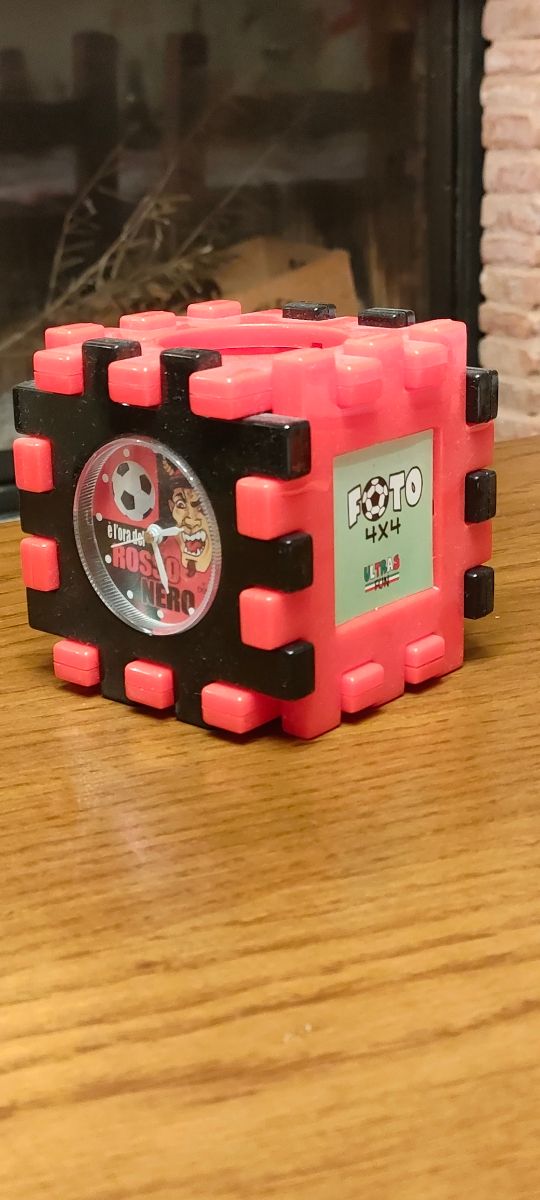 Portapenne, portafoto, orologio Milan