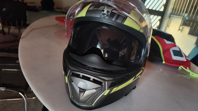 Casco LS2 con doppia visiera e pinlock