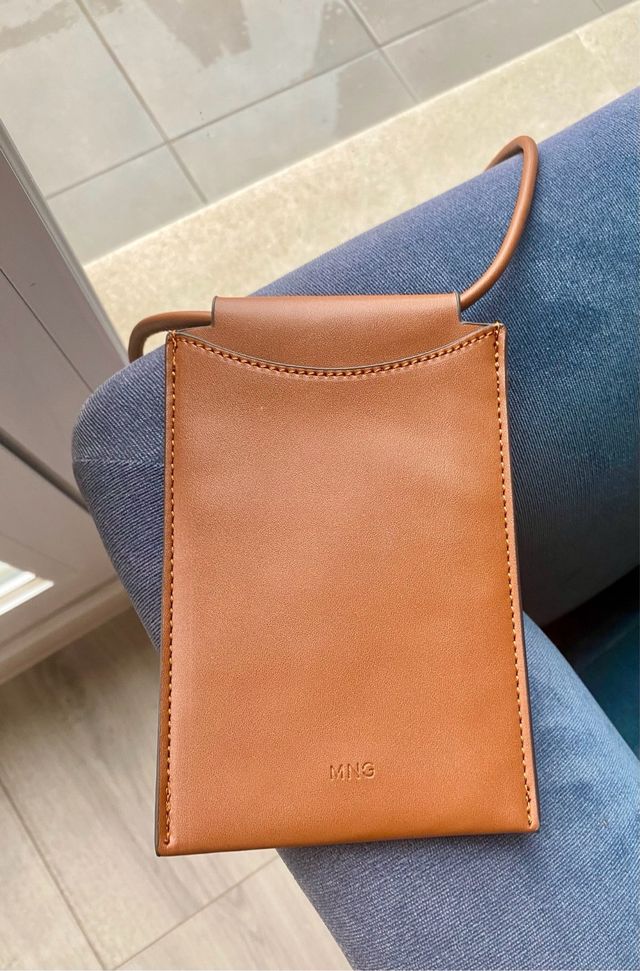 Cartera / portamovil de Mango - nuevo