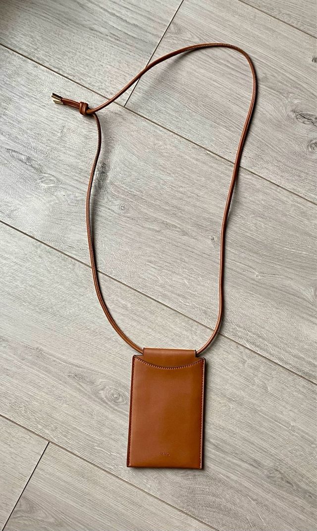 Cartera / portamovil de Mango - nuevo